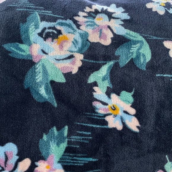 Vera Bradley Plush Throw Blanket - Picture 2 of 4